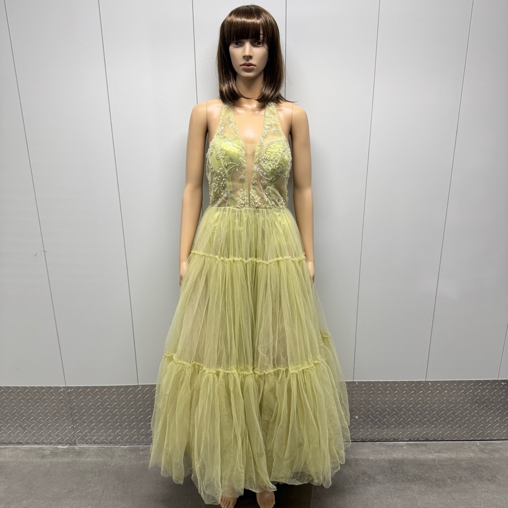 👸🏻SALE NEW STUNNING PRINCESS EVENT DRESS